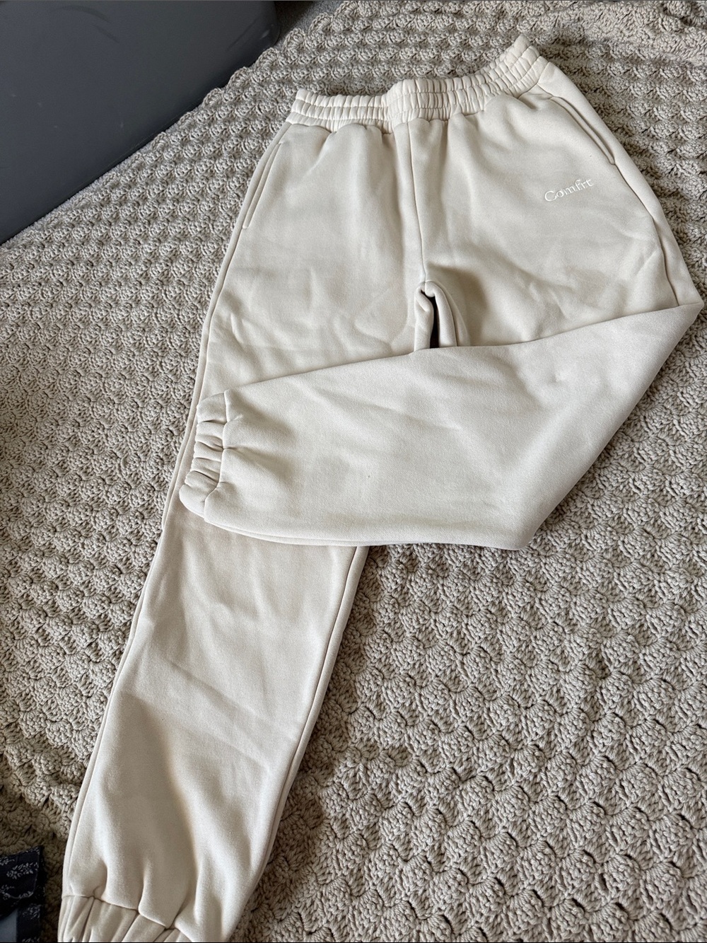 Comfrt  Women’s Jogger Leggings - Cream